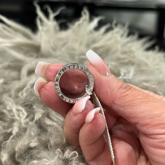 Michael Kors, hard to find silver band - Picture 2 of 6